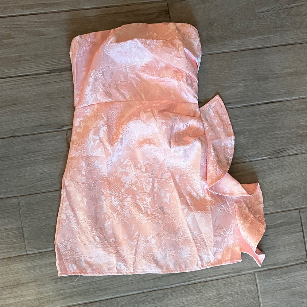 NEVER WORN Pink Strapless Dress